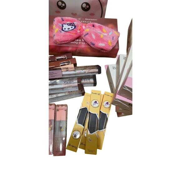 Reseller Bundle The Creme Shop Random Assorted 25 piece - Picture 4 of 5